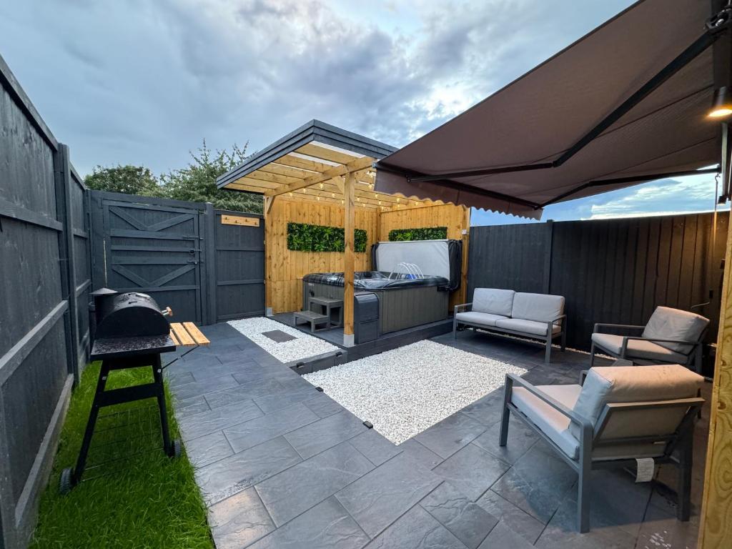 Gallery image of Wild & Free Hot Tub Retreat in Dartford