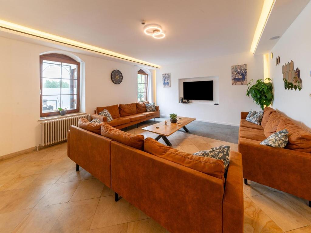 TV a/nebo společenská místnost v ubytování Country House Ardennes with Pool and Sauna