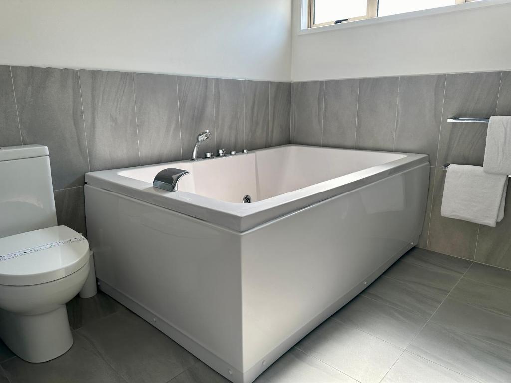 The Olive Motel - Resim 25