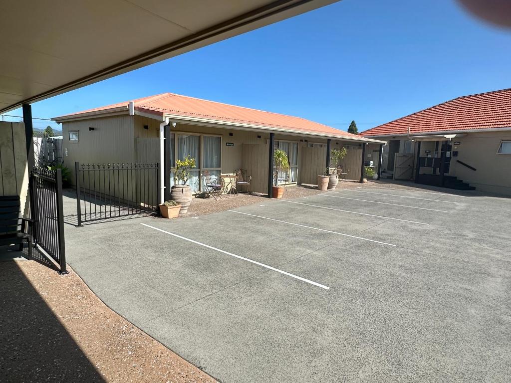 The Olive Motel - Resim 39