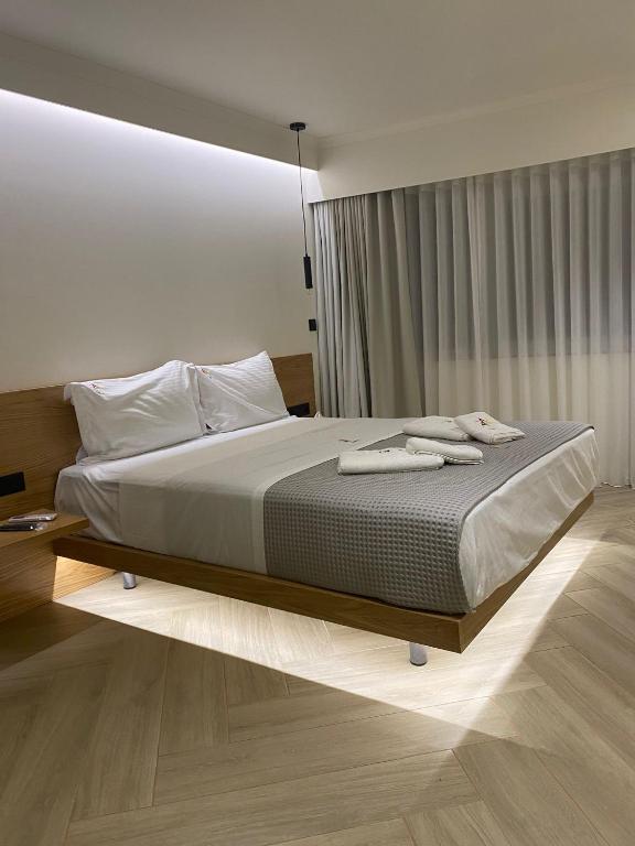 Triple A - Family hospitality Near Ermou - FREE Parking! - Resim 16