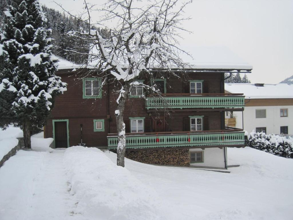 Austrian chalet in Bramberg with sauna v zimě