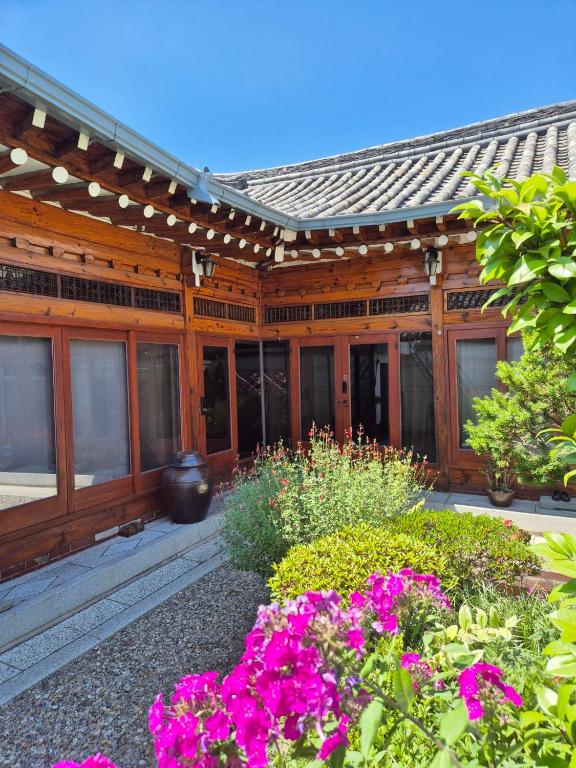 Zahrada ubytování Yeonyijae hanok stay