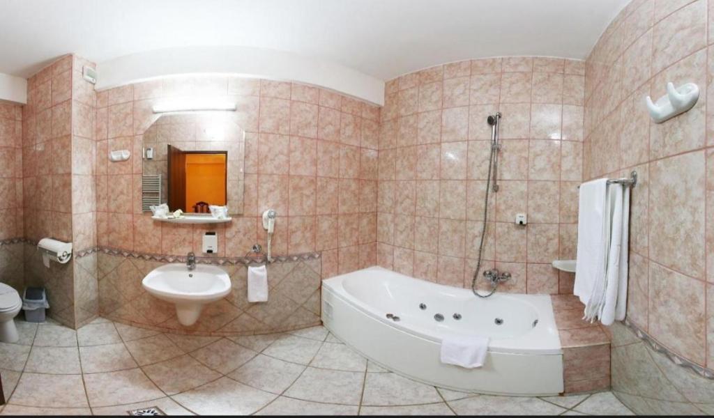 Koupelna v ubytování Hotel Premier