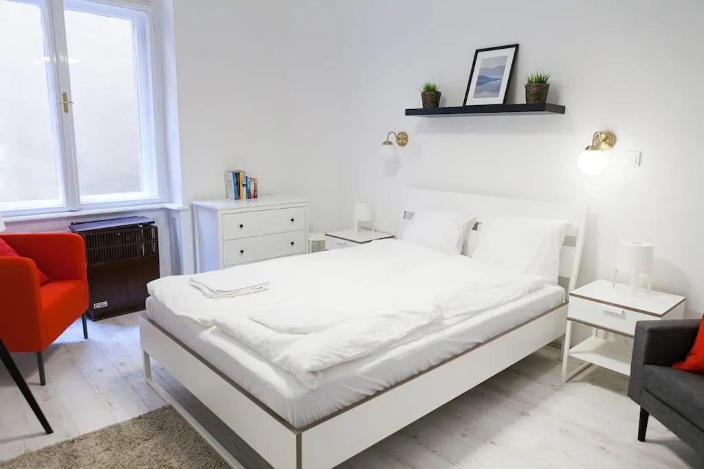 NY cafe apartment, romantic & central, 30m2, AC 1077 Budapest, Almássy tér 3 kép - 1