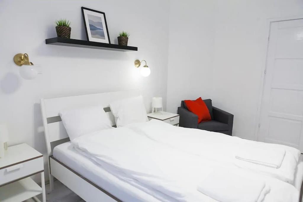 NY cafe apartment, romantic & central, 30m2, AC - One-Bedroom Apartment