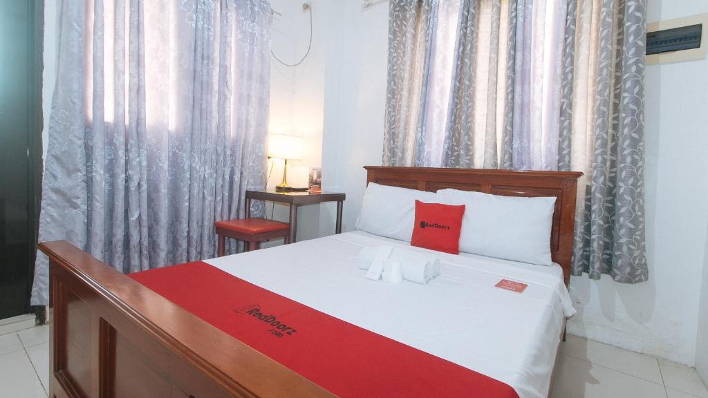 RedDoorz near LRT 2 Antipolo Station - Habitación Doble