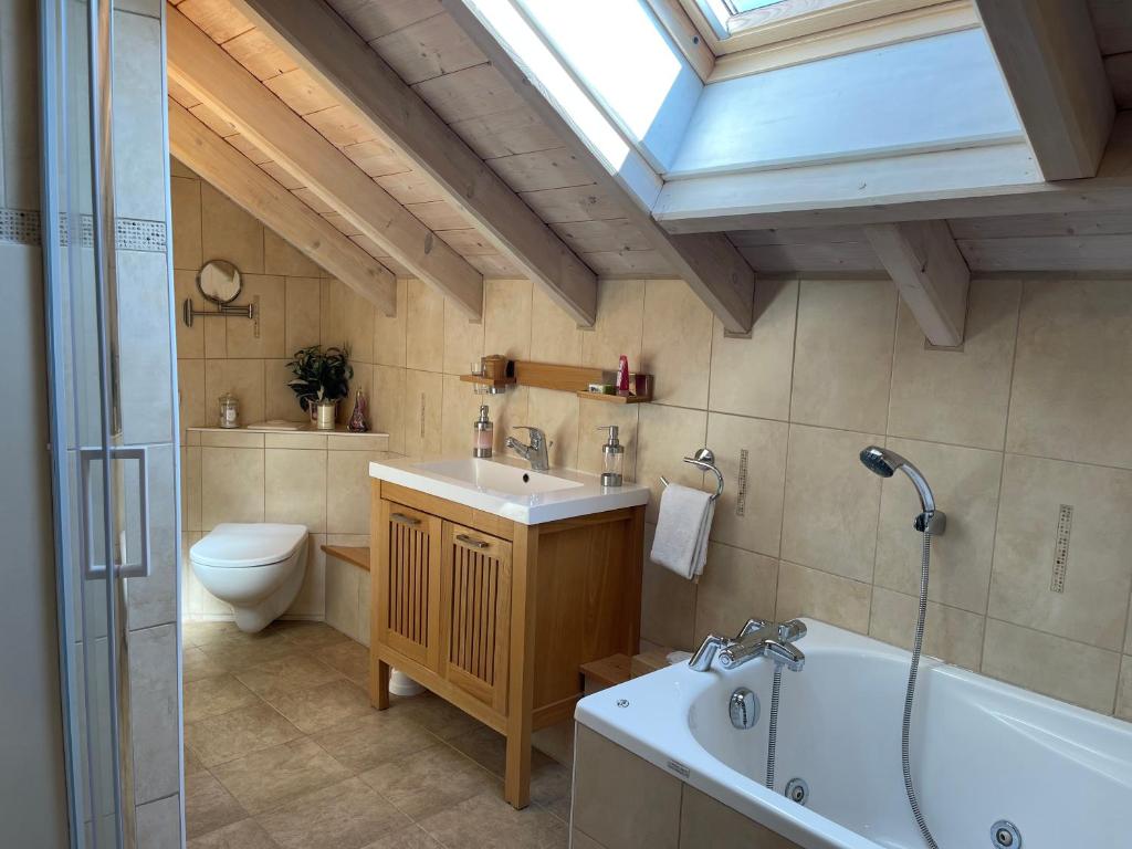 TULIPES Et CETERA - Three-Bedroom Holiday Home