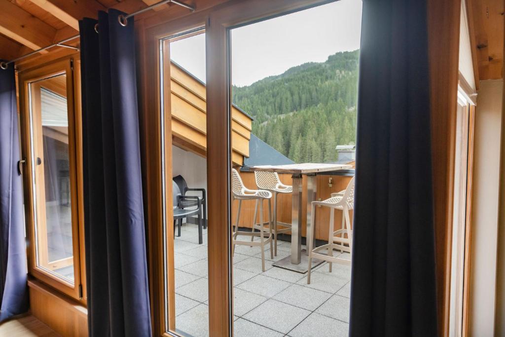 Nespecifikovaný výhled na hory nebo výhled na hory při pohledu z hotelu