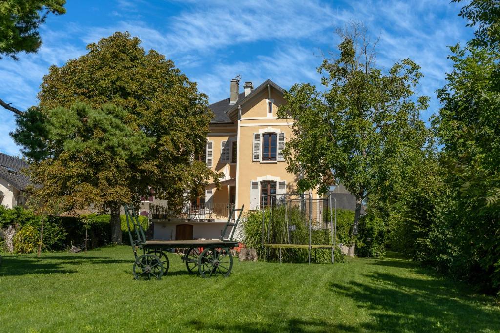 Zahrada ubytování Gite De Myans 15 Personnes
