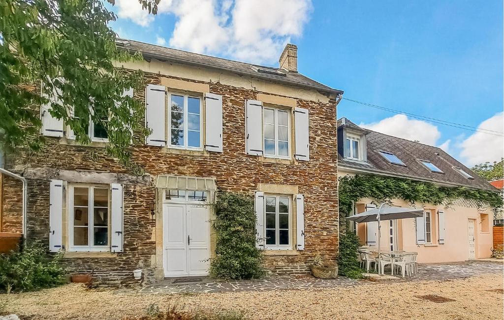 Photo de la galerie de l'établissement 3 Bedroom Nice Home In Castillon, à Castillon