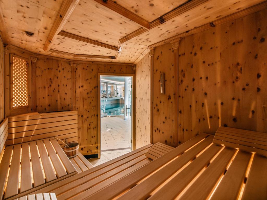 Postel nebo postele na pokoji v ubytování Gourmet & Wine Hotel Austria - 4 Sterne superior