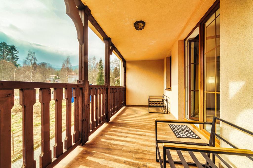 Balkón alebo terasa v ubytovaní Ametyst A2 - Apartament Rodzinny - Prywatna SAUNA