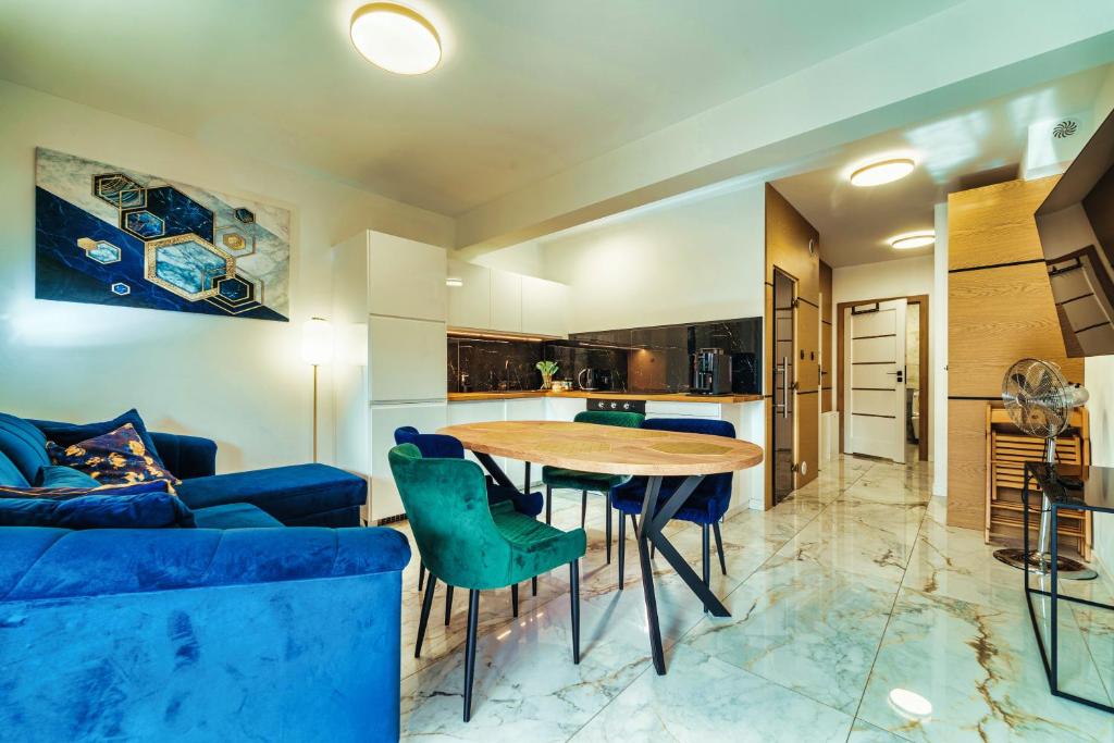 Kuchyňa alebo kuchynka v ubytovaní Ametyst A2 - Apartament Rodzinny - Prywatna SAUNA
