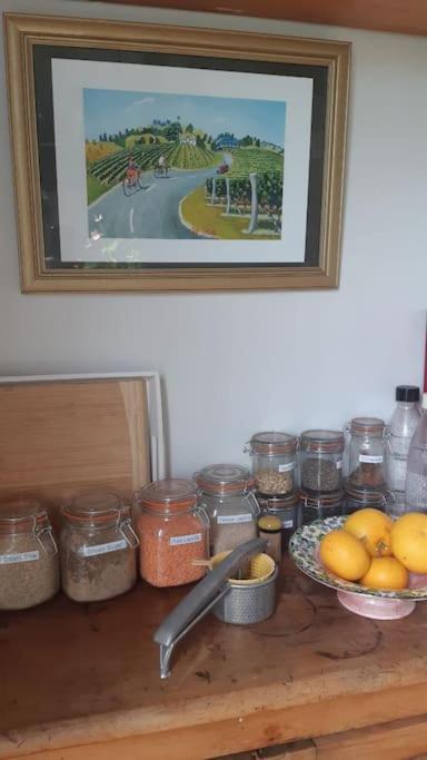 Havelock North Cottage on Organic Orchard - Resim 13