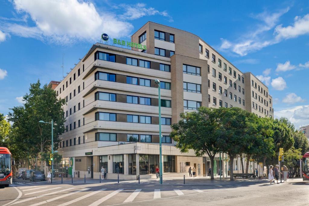 B&B HOTEL Zaragoza Centro - Resim 6