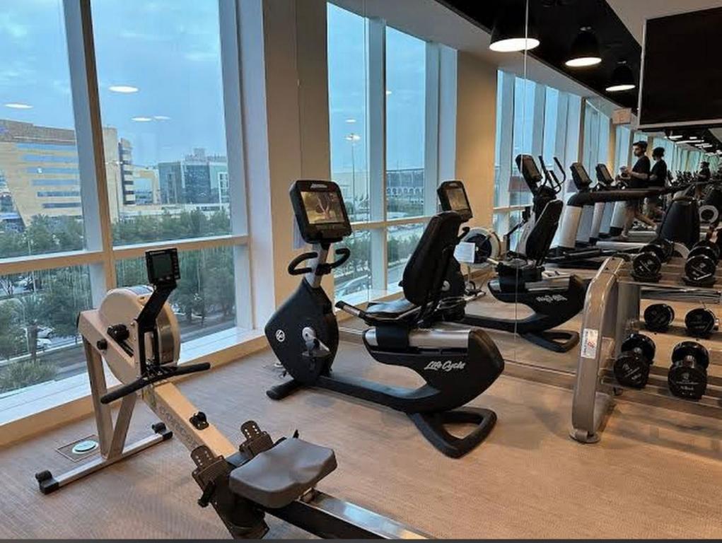 Fitness centrum a/nebo fitness zařízení v ubytování Luxury Hotel Studio in Damac