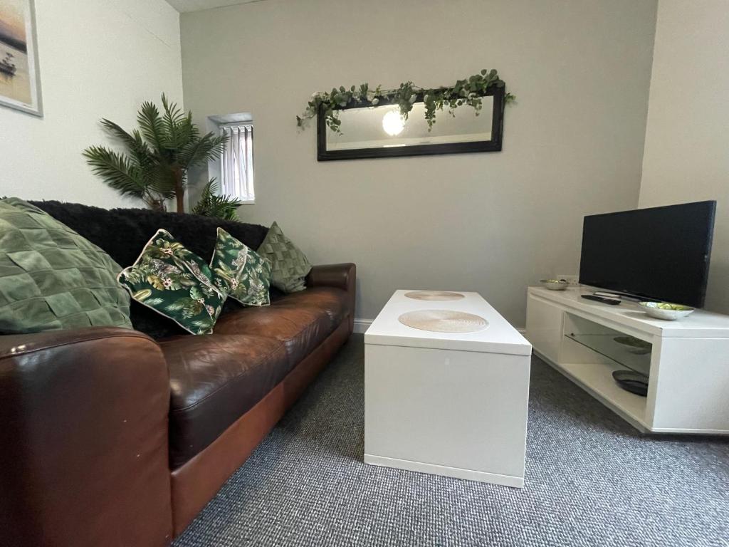 Bank Street Apartment 7