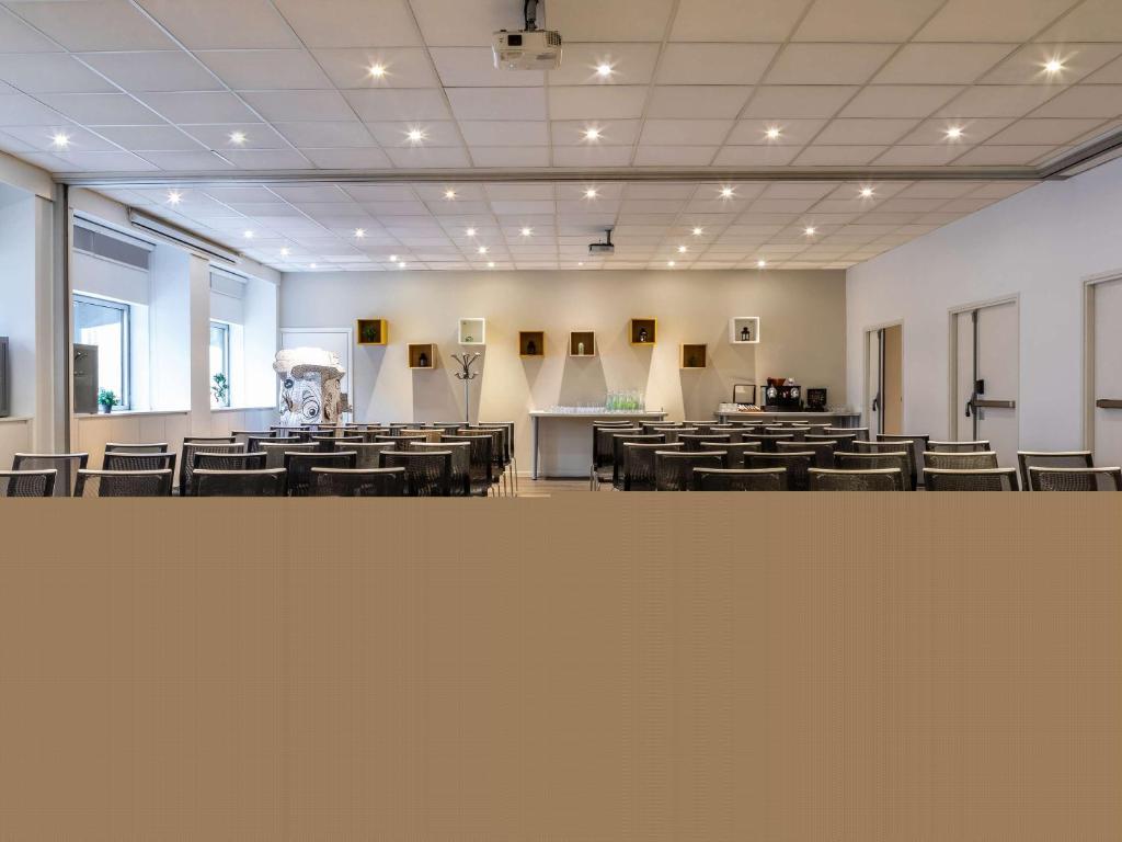Espace de conférence ou salle de réunion dans l'établissement ibis Styles Paris Bercy