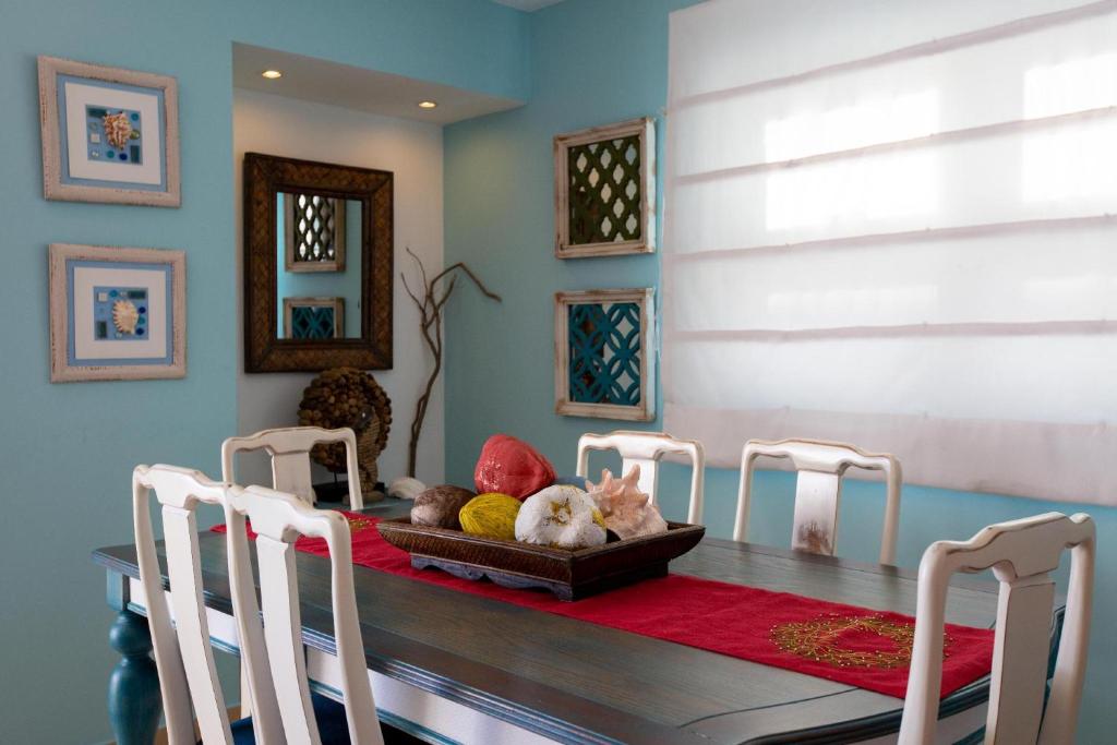 Marbella Juan Dolio Beachfront的休息区