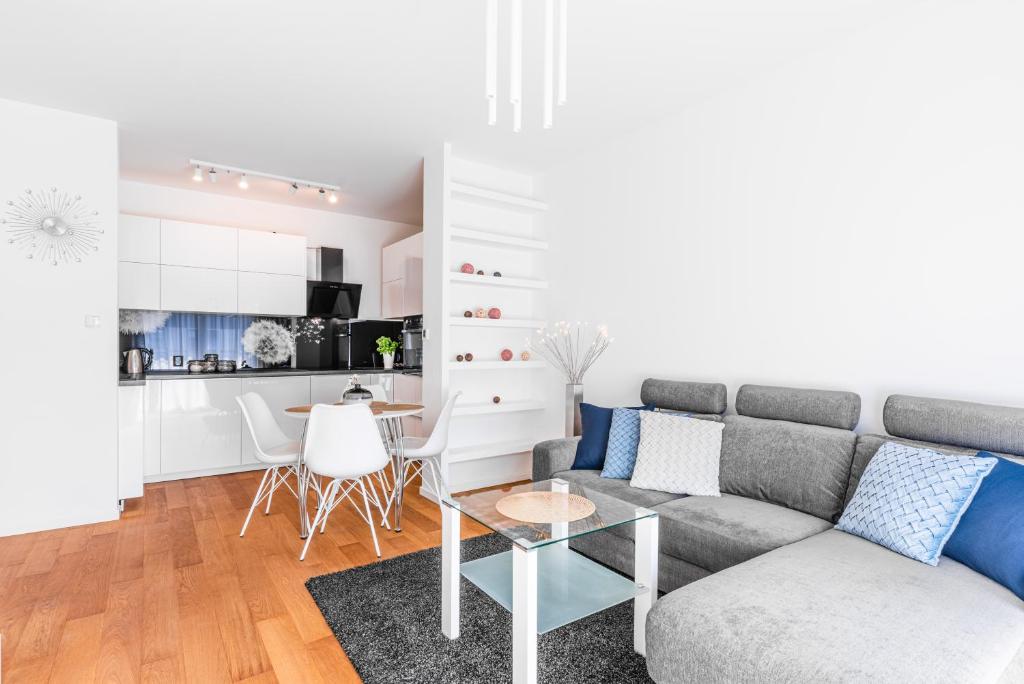Posezení v ubytování Apartamenty Homely Place Casa Verona - Stary Rynek - Parking