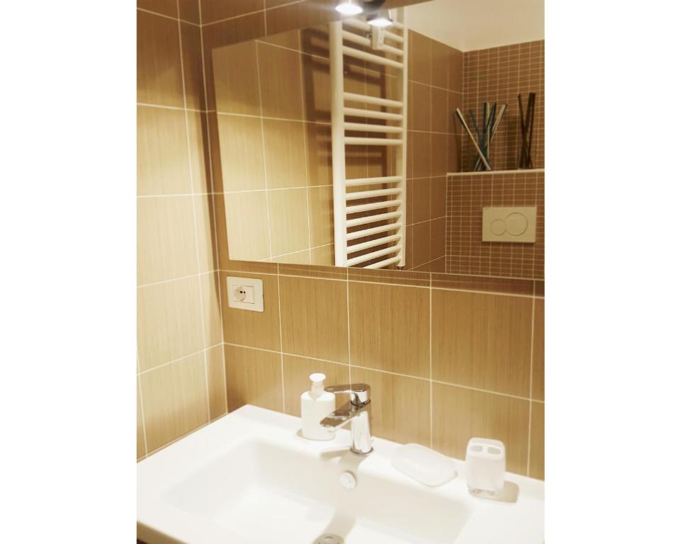 Łazienka w obiekcie B&B Emozioni Romane