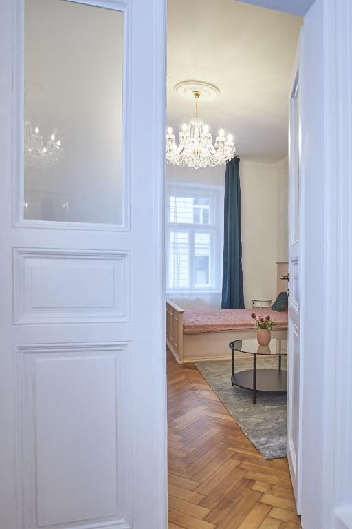 National Theatre Elegance Residence - 14