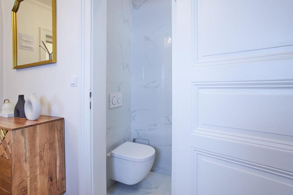 National Theatre Elegance Residence - 12