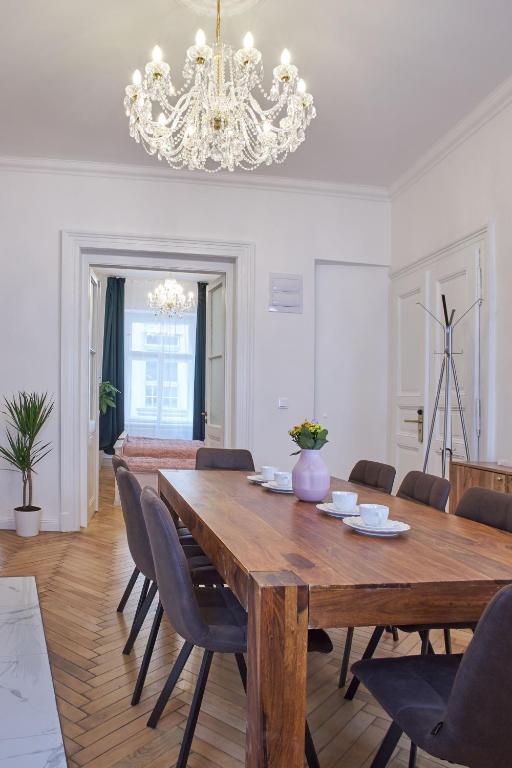 National Theatre Elegance Residence - 1