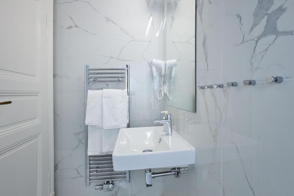 National Theatre Elegance Residence - 5