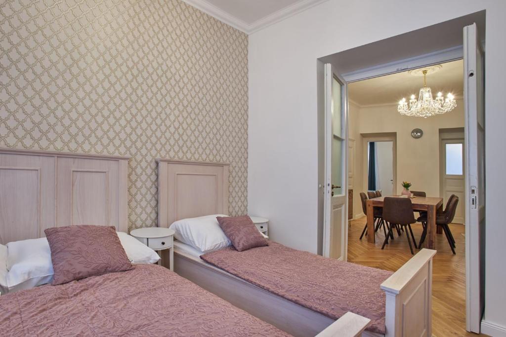 National Theatre Elegance Residence - 8