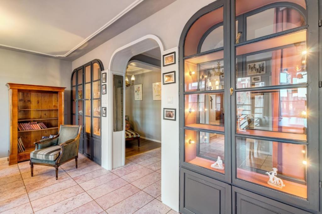 A seating area at DONATICOEUR Residence