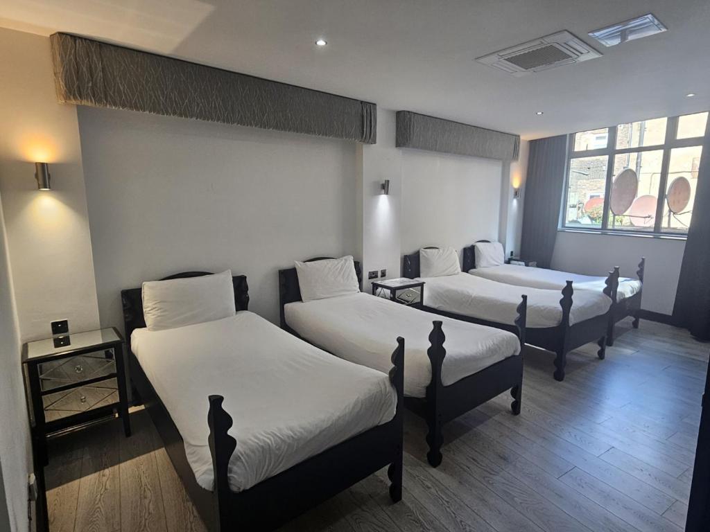 Print Works Hotel - Quadruple Room