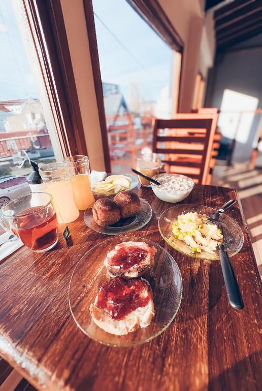 Jídlo v hostelu nebo okolí
