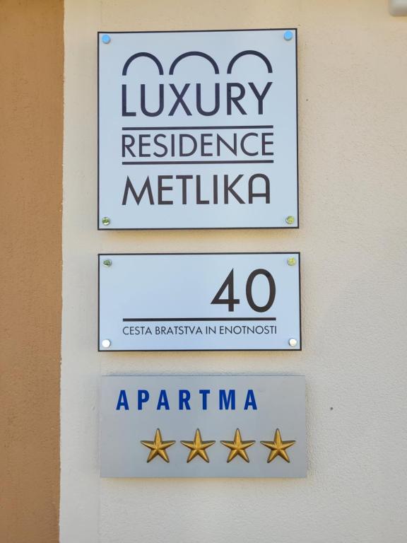 Certifikát, hodnocení, plakát nebo jiný dokument vystavený v ubytování Luxury Residence Metlika
