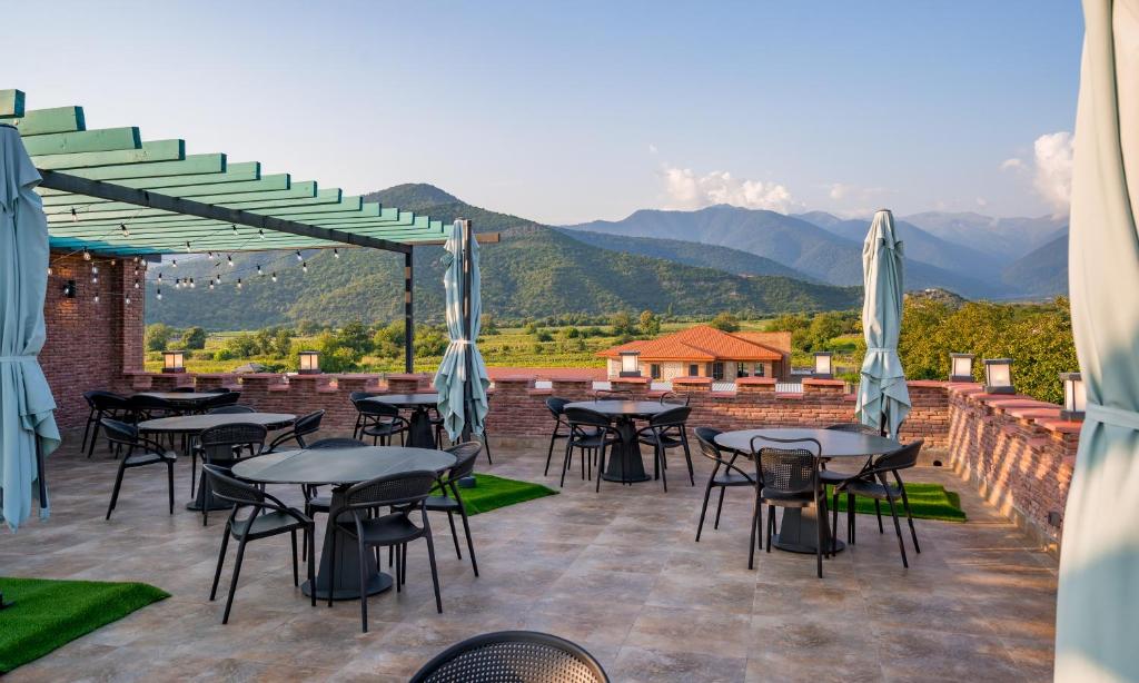Nespecifikovaný výhled na hory nebo výhled na hory při pohledu z hotelu
