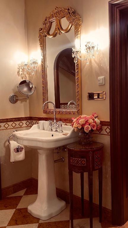 Alchymist Prague Castle Suites Hotel - Resim 27