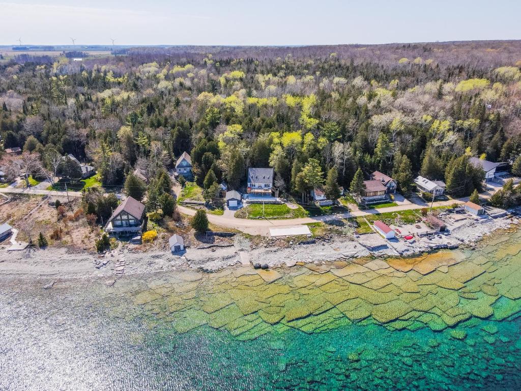 Paradise Waterfront Gem with Georgian Bay Views, Lions Head (updated