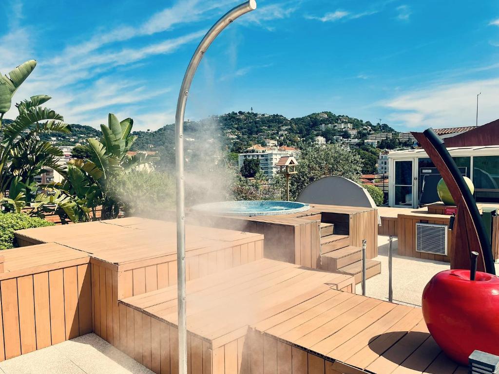 Best Western Premier Le Patio des Artistes Wellness Jacuzzi - Resim 45