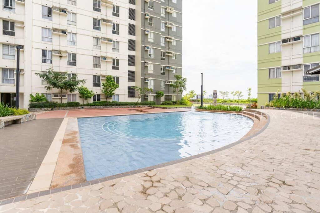 Piscina a Furnished 2-Bedroom in Avida Towers Riala, Cebu IT Park with Fast WiFi, Netflix, Pool and More o a prop