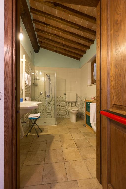 Koupelna v ubytování Antica Fonte Residenza di Siena