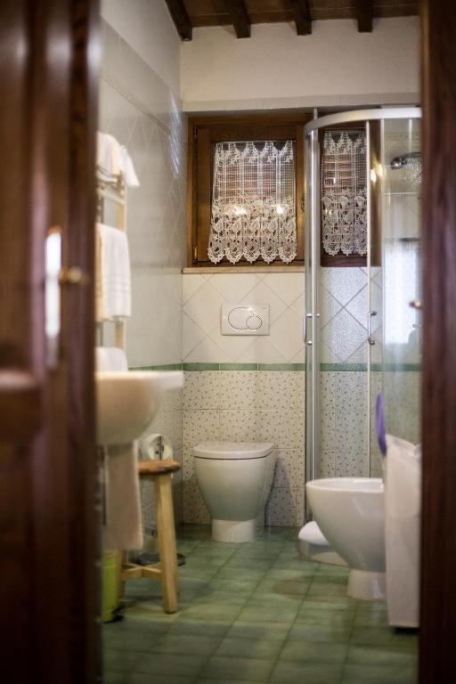 Koupelna v ubytování Antica Fonte Residenza di Siena