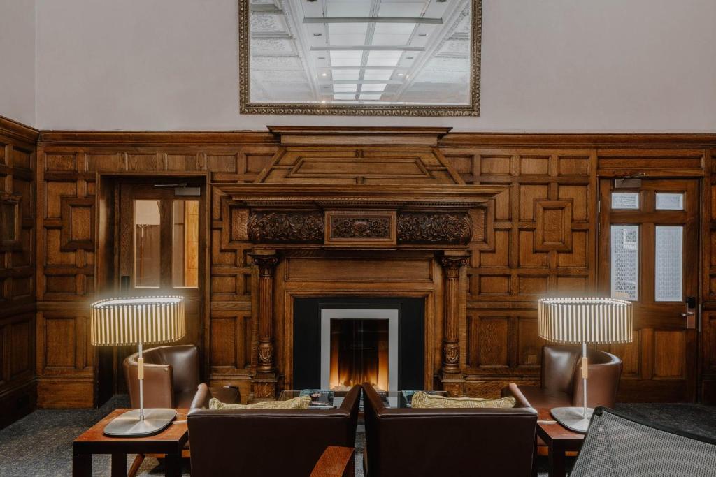 Club Quarters Hotel Trafalgar Square, London photo