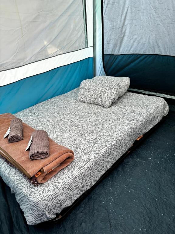 Postel nebo postele na pokoji v ubytování Camping Invernaderito