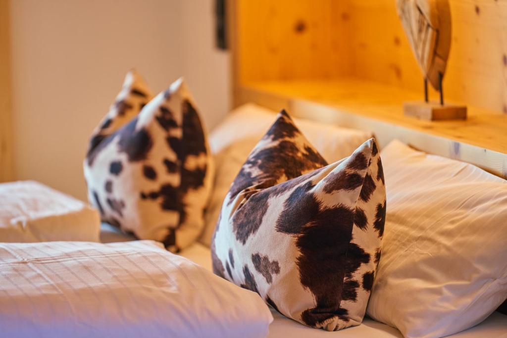 Postel nebo postele na pokoji v ubytování Bergwelt Kandel Hotel & Eventlocation