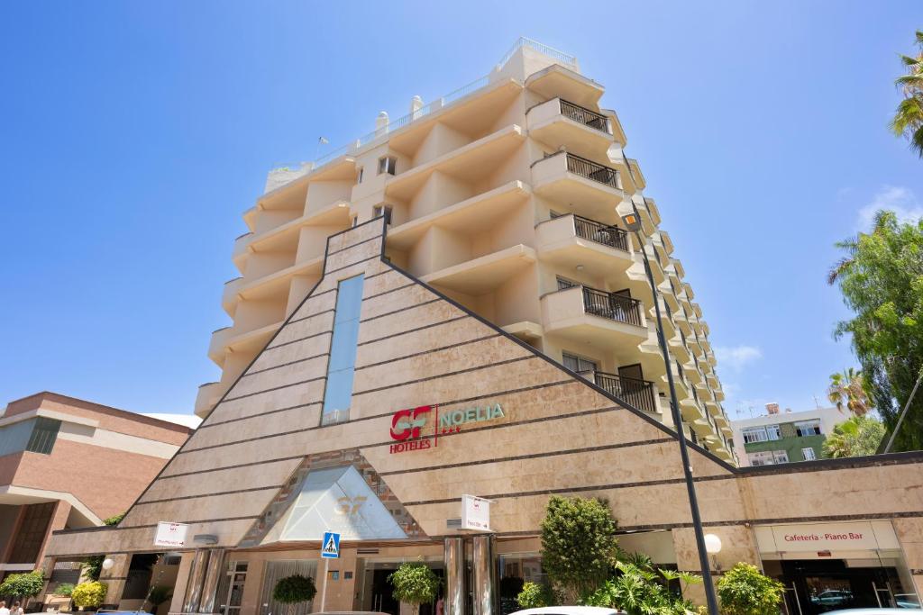 Budova, kde se aparthotel nachází