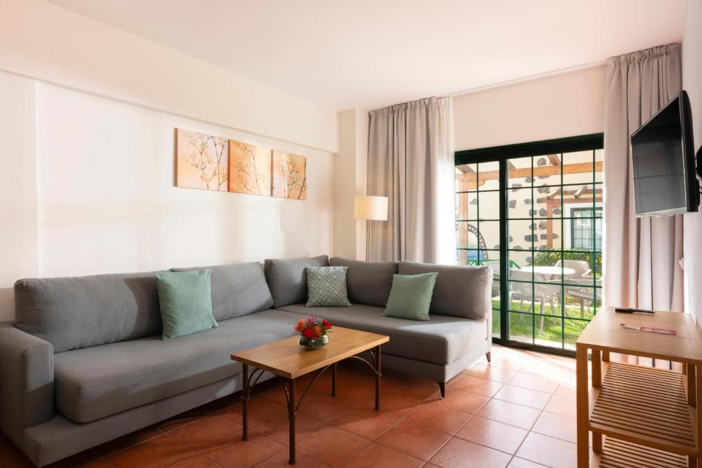 GF Isabel - Bungalow (2 Adults + 1 Child)