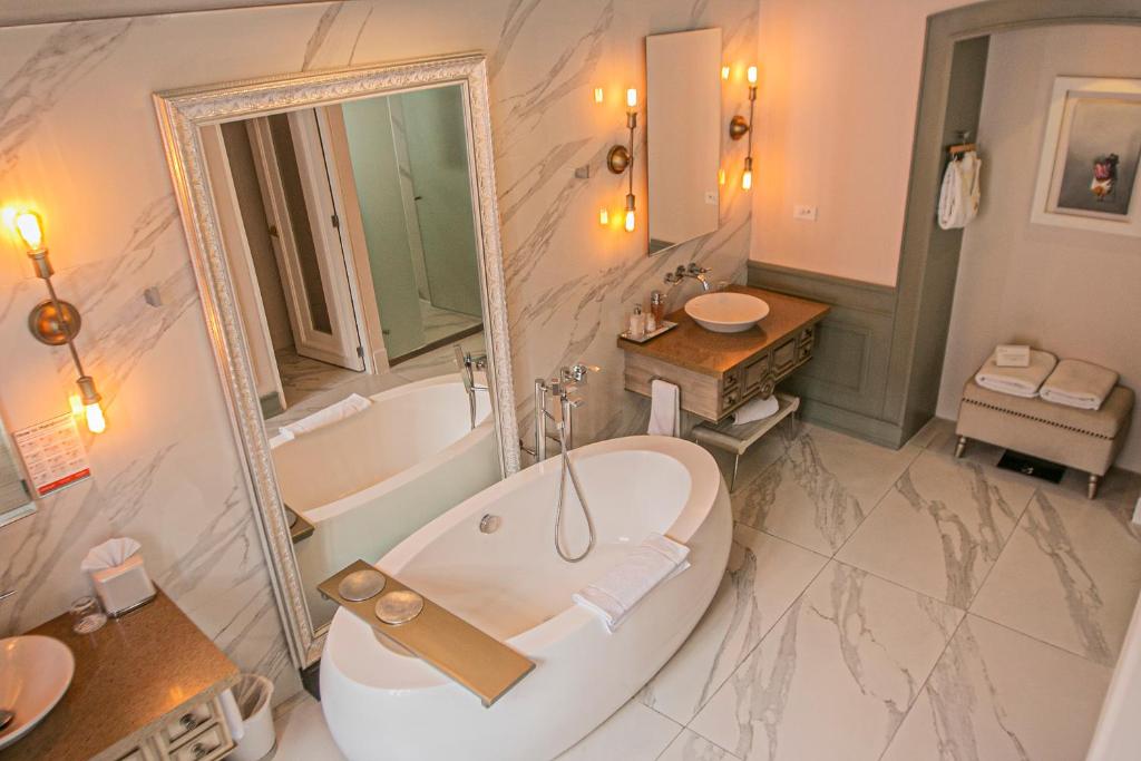 Koupelna v ubytování Illa Experience Hotel