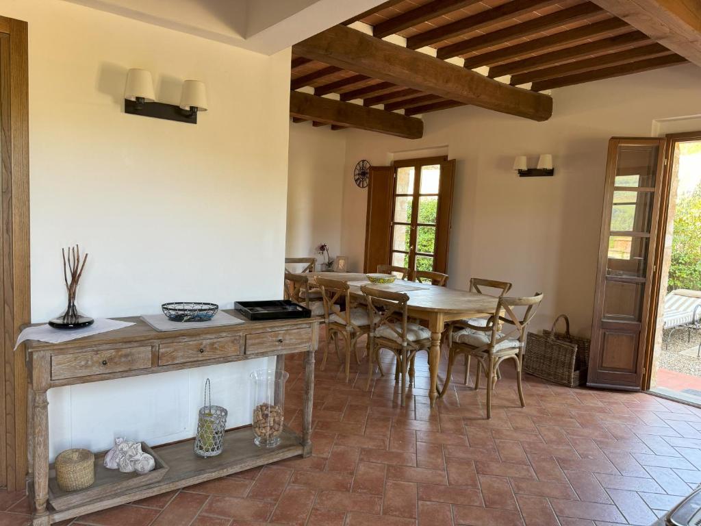 Zdjęcie z galerii obiektu Borgo di Gaiole - Casa BD - apartment with a view & travel guide w mieście Gaiole in Chianti