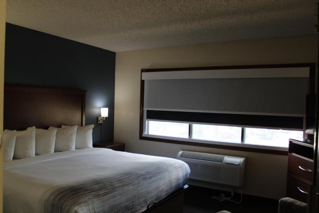 AmericInn by Wyndham Windsor Ft. Collins photo